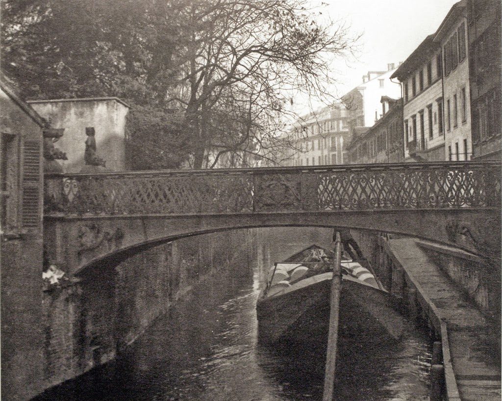 il ponte delle sirenette nella posizione originaria (cerchia dei navigli)