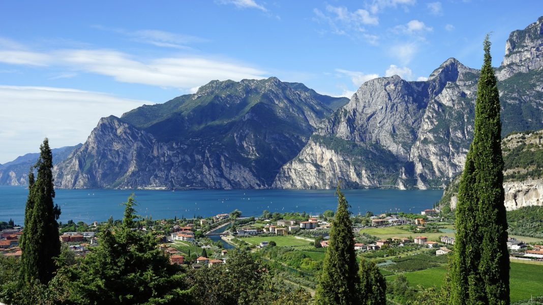 Segreti e leggende dei 5 GRANDI LAGHI della Lombardia Milano Città Stato