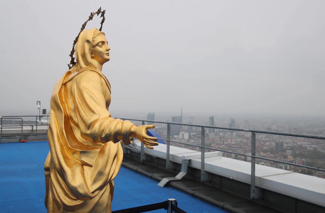 Quanto è GRANDE la MADONNINA del DUOMO di Milano Milano Città Stato